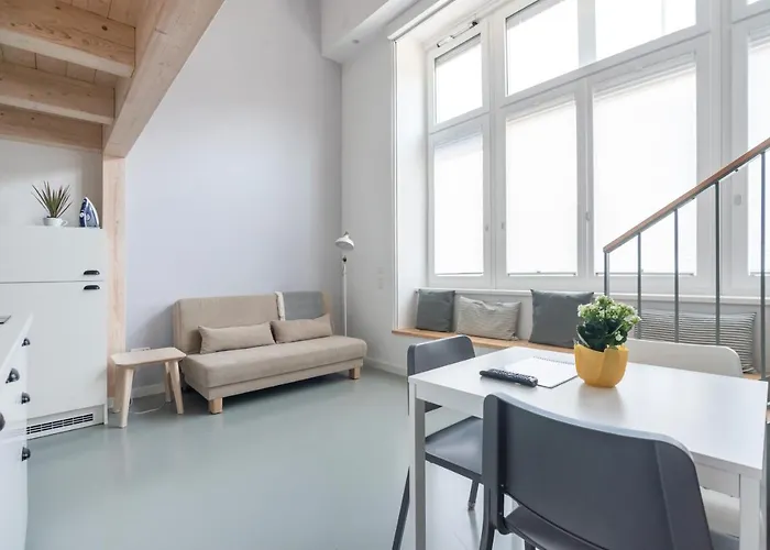 Vorgarten - Central, New And Stylish For Your Comfortable In