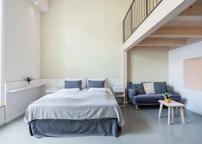 Vorgarten - Central, New And Stylish For Your Comfortable In