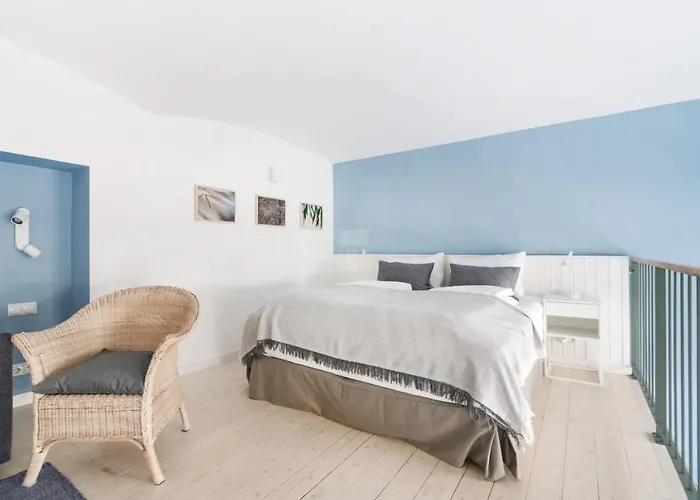 Vorgarten - Central, New And Stylish For Your Comfortable In *