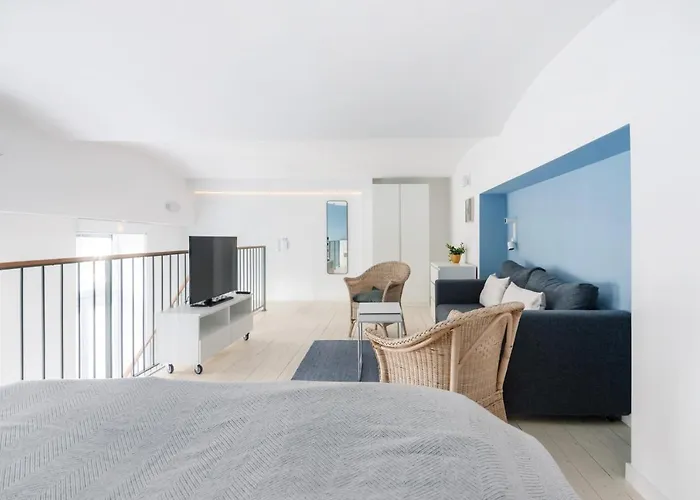 Vorgarten - Central, New And Stylish For Your Comfortable In
