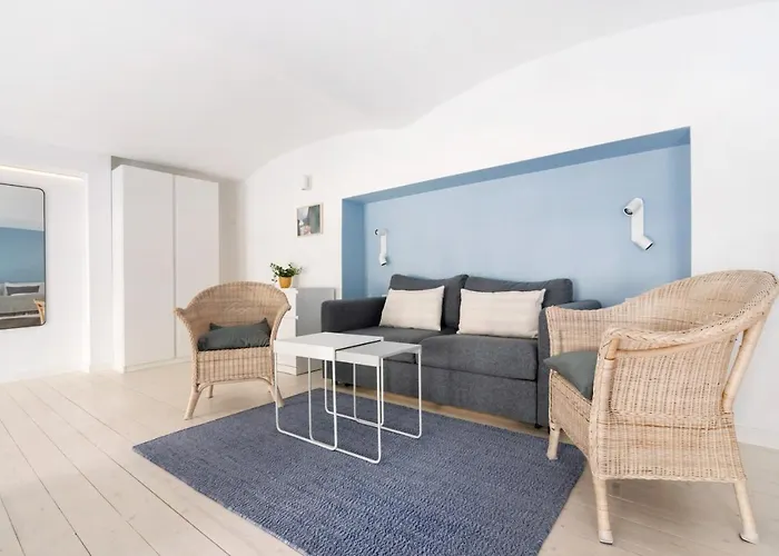 Vorgarten - Central, New And Stylish For Your Comfortable In *