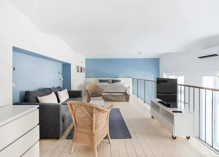 Vorgarten - Central, New And Stylish For Your Comfortable In *