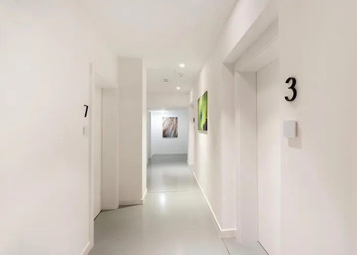 Vorgarten - Central, New And Stylish For Your Comfortable In